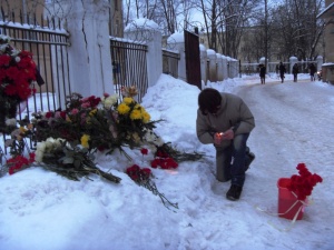 Возложение цветов к месту гибели Ульяны