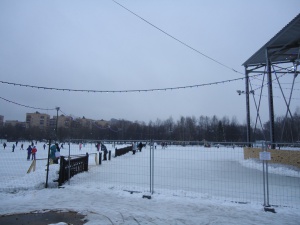 Каток Бумкаток в Долгопрудном в парке - плохое качество льда, вода кругом