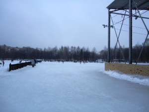 Каток Бумкаток в Долгопрудном в парке - плохое качество льда, вода кругом