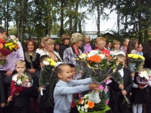 День знаний в Долгопрудном 2 сентября 2013 год. Школьные линейки.