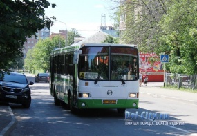 Автобус №24 на остановке 